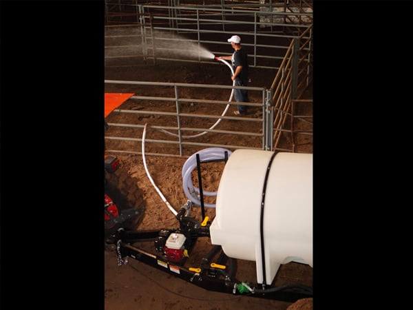 550-gallon-arena-trailer-2