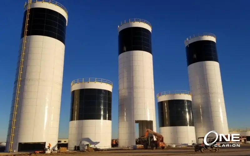 374-0521-5-bolted-steel-white-and-black-dry-bulk-storage-800x500-022026