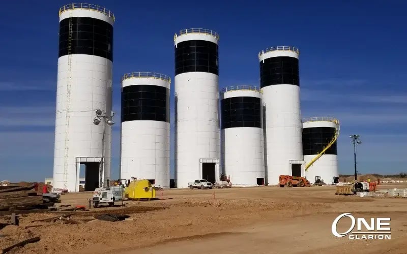 374-0521-6-bolted-steel-white-and-black-dry-bulk-storage-800x500-022026