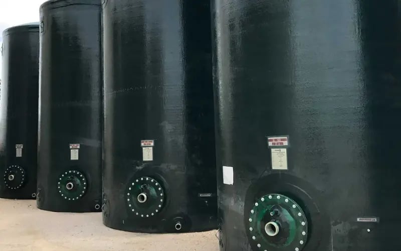 370-0634-black-vertical-storage-tanks-800x500-032026