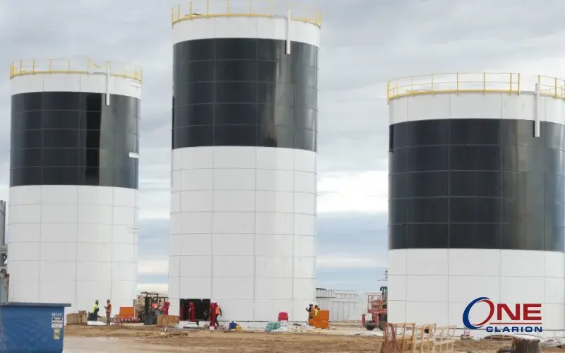 374-0521-3-bolted-steel-white-and-black-dry-bulk-storage-800x500-022026