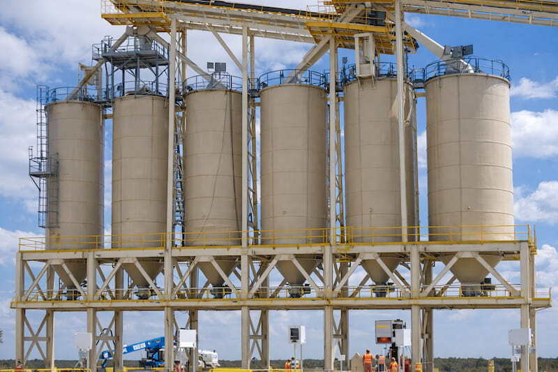 374-0521-hopper-silos-800x533-032026