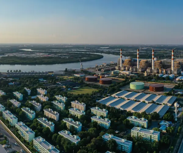 000-0647-hero-banner-index-city-lake-factory-600x500